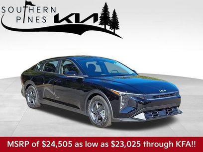 New 2025 Kia K4 LXS