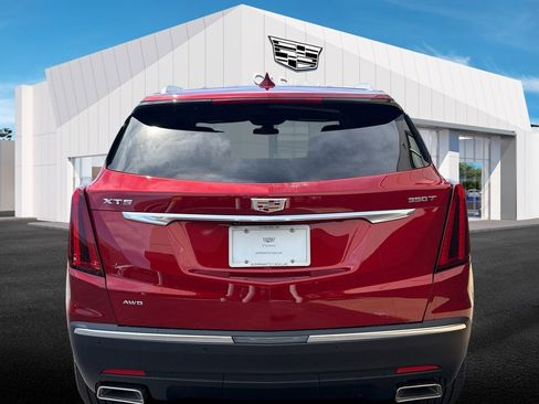 New 2026 Cadillac XT5 Luxury image 3