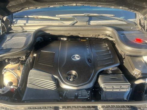 Used 2022 Mercedes-Benz GLS 450 4MATIC image 3