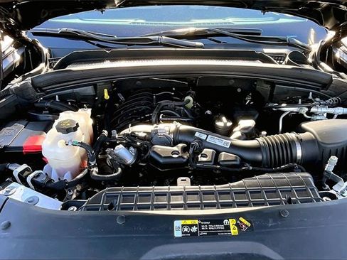 Used 2023 Jeep Grand Cherokee Limited w/ Trailer Tow Prep Group (B) image 9