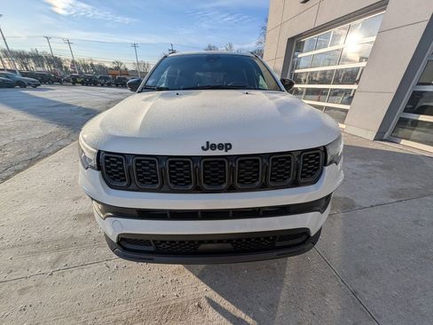 New 2026 Jeep Compass Latitude image 10
