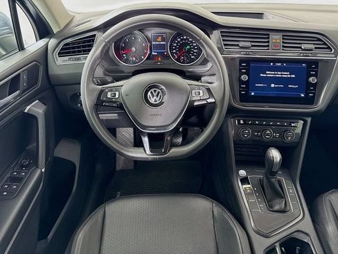 Used 2020 Volkswagen Tiguan SE FWD image 37