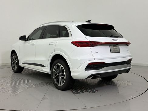 Certified 2025 Audi Q5 Premium w/ Convenience Package AWD/4WD image 3