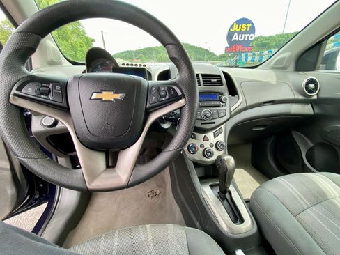 Used 2015 Chevrolet Sonic LT FWD image 18
