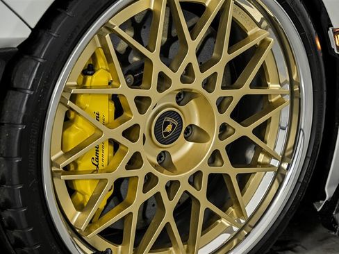 Used 2024 Lamborghini Revuelto AWD/4WD image 46