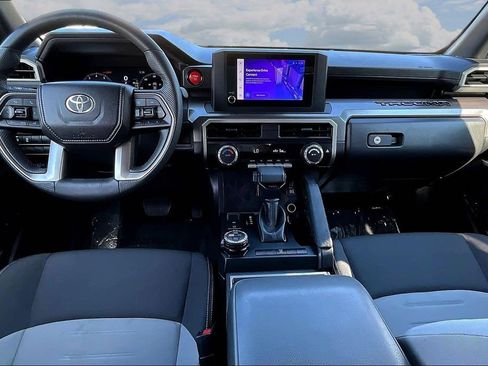 Used 2025 Toyota Tacoma TRD Off-Road AWD/4WD image 10