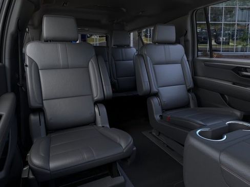 New 2026 Chevrolet Suburban RST AWD/4WD image 17