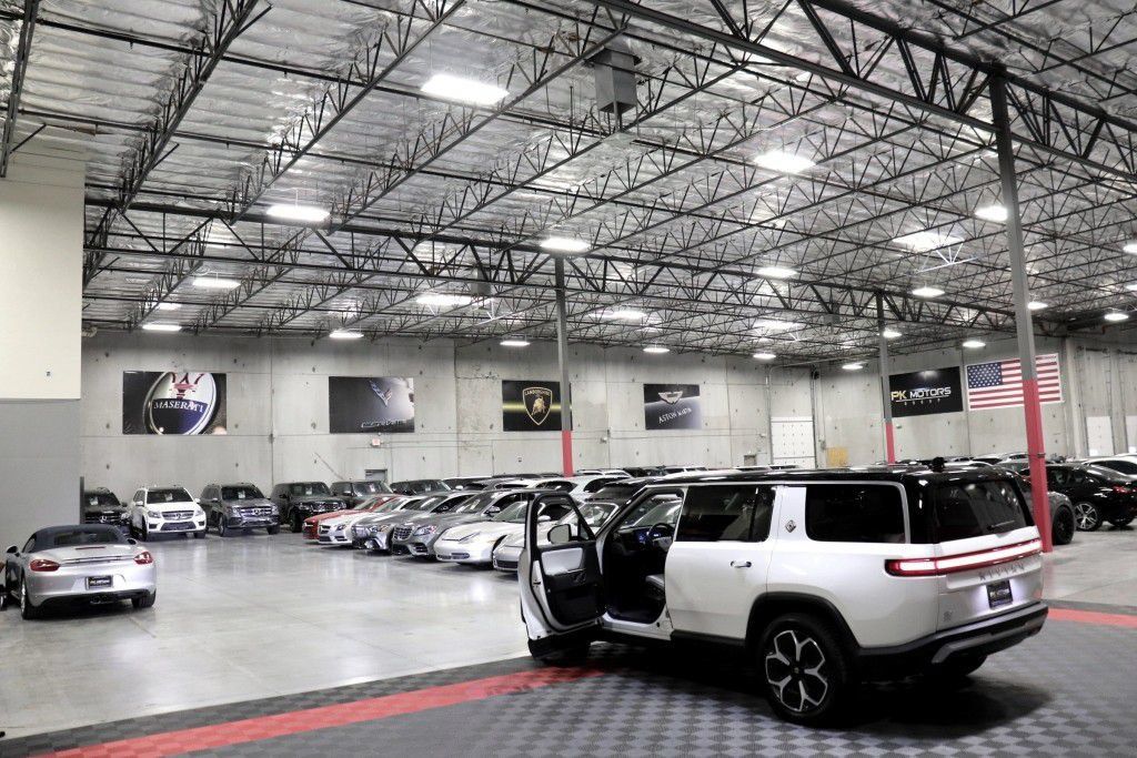 Used 2023 Rivian R1S Adventure Quad AWD/4WD image 14