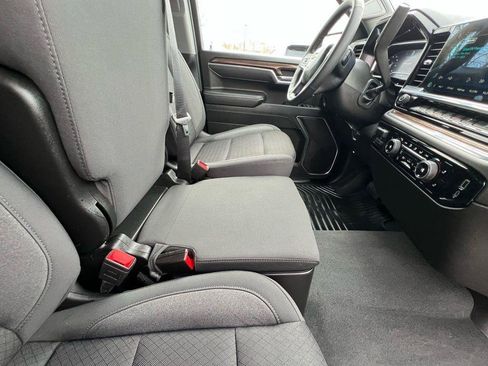 Used 2025 Chevrolet Silverado 1500 LT image 29