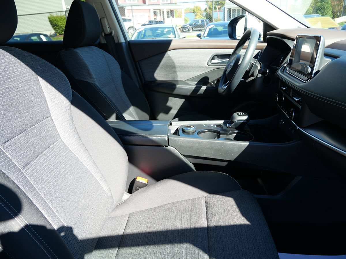 Used 2023 Nissan Rogue SV AWD/4WD image 17