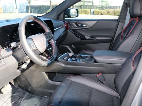 Used 2025 Chevrolet Equinox RS image 7