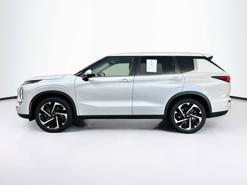 Used 2024 Mitsubishi Outlander SE AWD/4WD image 4