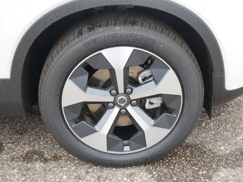 New 2026 Volvo XC40 B5 Core w/ Climate Package image 4