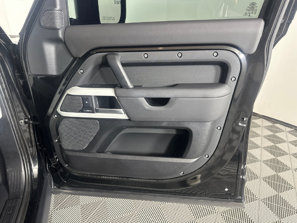 Used 2024 Land Rover Defender 110 SE AWD/4WD image 14