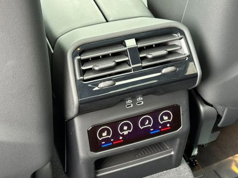 Used 2025 BMW M5 w/ Executive Package image 14