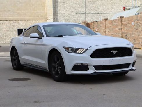Used 2017 Ford Mustang Coupe RWD image 2