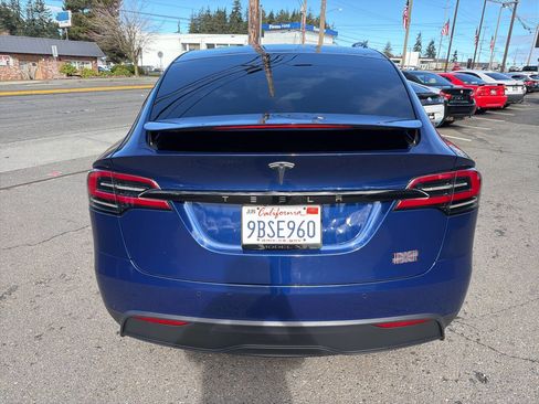 Used 2022 Tesla Model X Plaid image 4