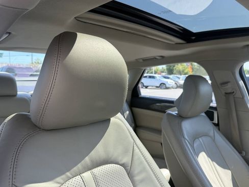 Used 2017 Lincoln MKZ Reserve FWD image 16