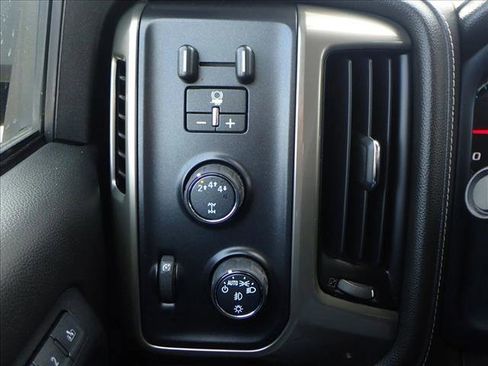 Used 2018 Chevrolet Silverado 2500 High Country w/ Duramax Plus Package image 22