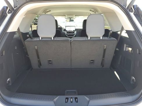 New 2026 Ford Explorer Active RWD image 6