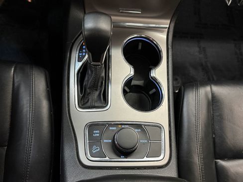 Used 2020 Jeep Grand Cherokee Limited image 37