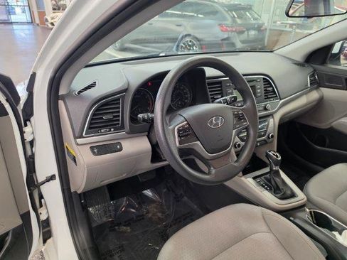 Used 2017 Hyundai Elantra SE FWD image 7