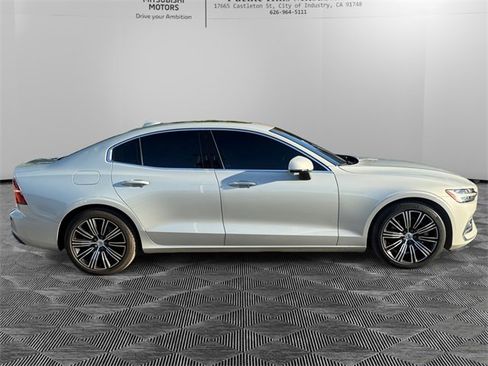 Used 2019 Volvo S60 T5 Inscription image 4