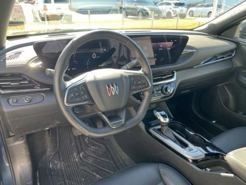 Used 2025 Buick Envista Sport Touring w/ Experience Buick Package image 8