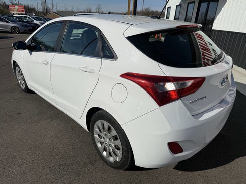 Used 2017 Hyundai Elantra GT image 11