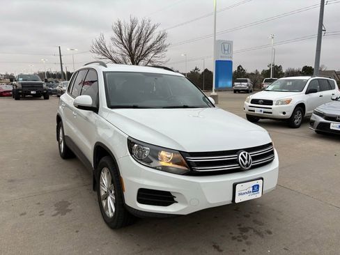 Used 2015 Volkswagen Tiguan SE image 3