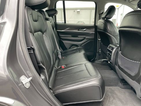 Certified 2023 Jeep Grand Cherokee Limited AWD/4WD image 21