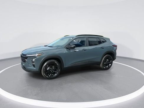 New 2026 Chevrolet Trax LT w/ Driver Confidence Package FWD image 4