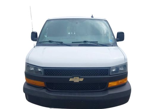 Used 2018 Chevrolet Express 2500 Extended RWD image 5