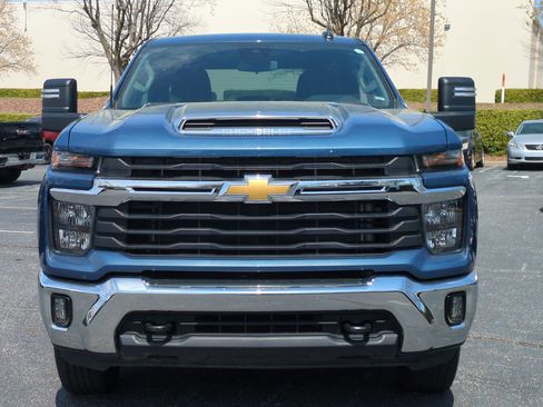 Certified 2025 Chevrolet Silverado 2500 LT w/ Convenience Package AWD/4WD image 3