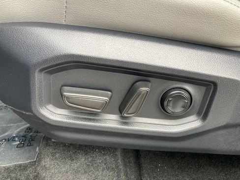 Certified 2025 Toyota Tundra Limited AWD/4WD image 13