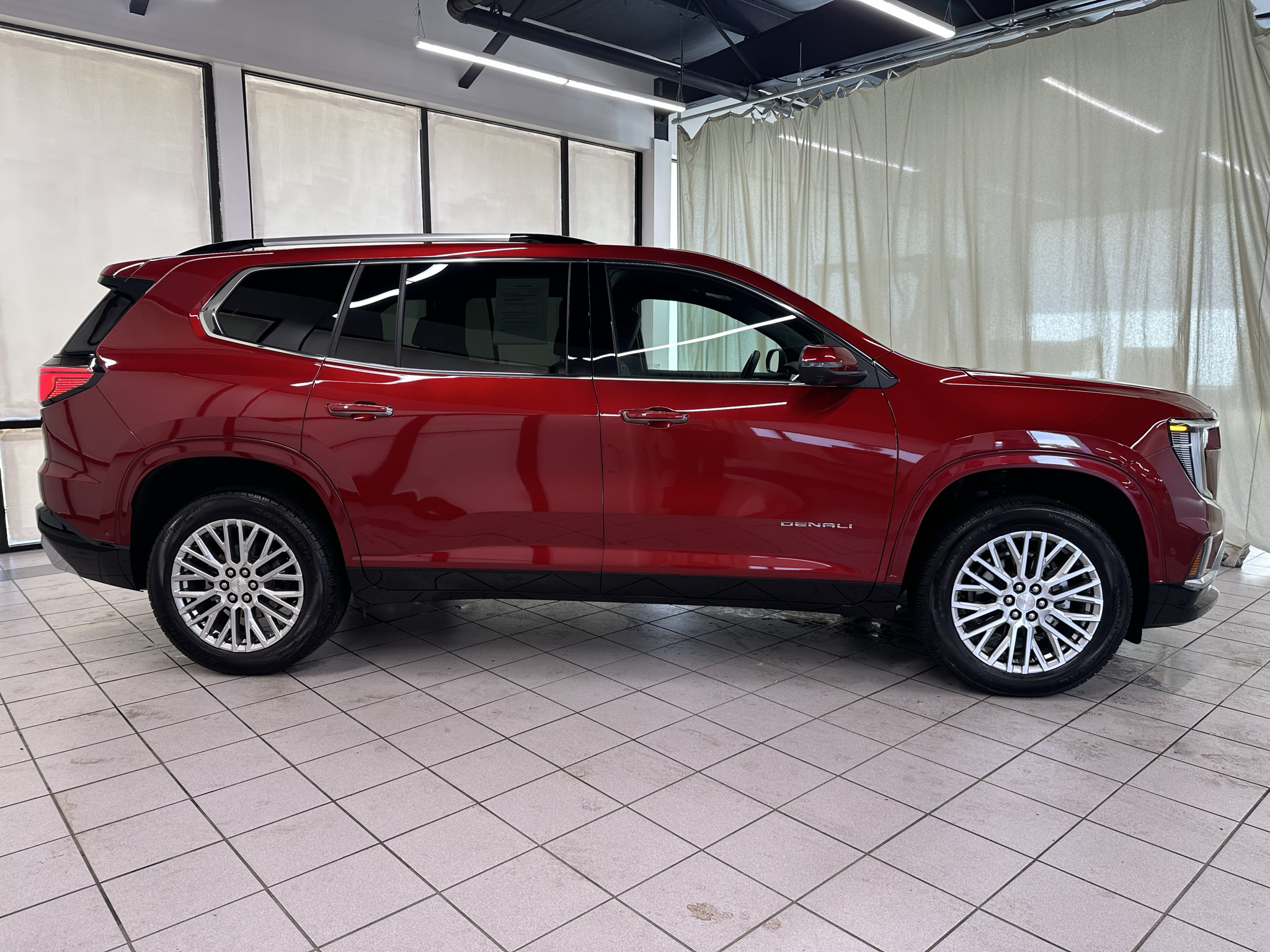 Used 2026 GMC Acadia Denali w/ Super Cruise Package AWD/4WD image 2
