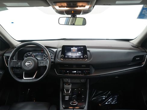 Used 2023 Nissan Rogue SV w/ SV Premium B Package image 13