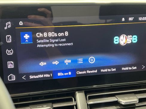 Used 2025 Chevrolet Trax LT w/ LT Convenience Package FWD image 16