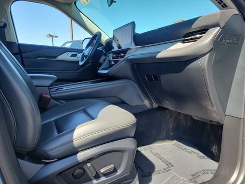 Used 2026 Ford Explorer Active w/ Active Comfort Package RWD image 23