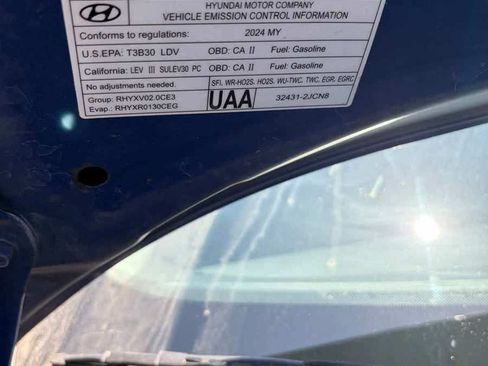 Used 2024 Hyundai Elantra Limited FWD image 10