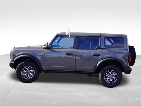 Certified 2025 Ford Bronco Badlands AWD/4WD image 9