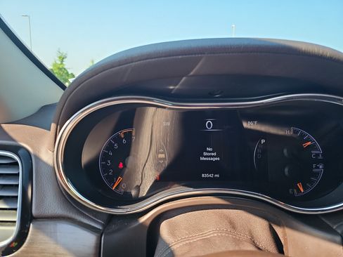 Used 2019 Jeep Grand Cherokee Overland AWD/4WD image 19