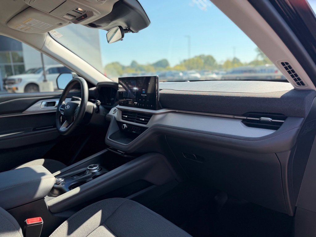 Certified 2025 Ford Explorer Active RWD image 9