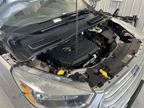 Used 2018 Ford Escape SE image 39