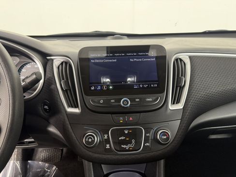 Used 2025 Chevrolet Malibu LS FWD image 19