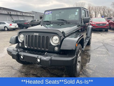 Used 2017 Jeep Wrangler Unlimited Sahara w/ Connectivity Group image 4