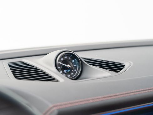 Certified 2025 Porsche Macan Electric RWD image 25