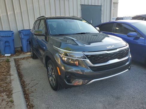 Used 2023 Kia Seltos EX AWD/4WD image 13
