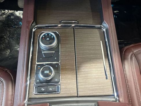Used 2023 Ford Expedition Limited AWD/4WD image 23