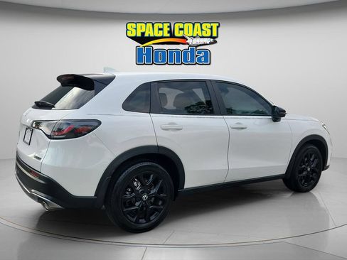 Used 2025 Honda HR-V Sport image 5